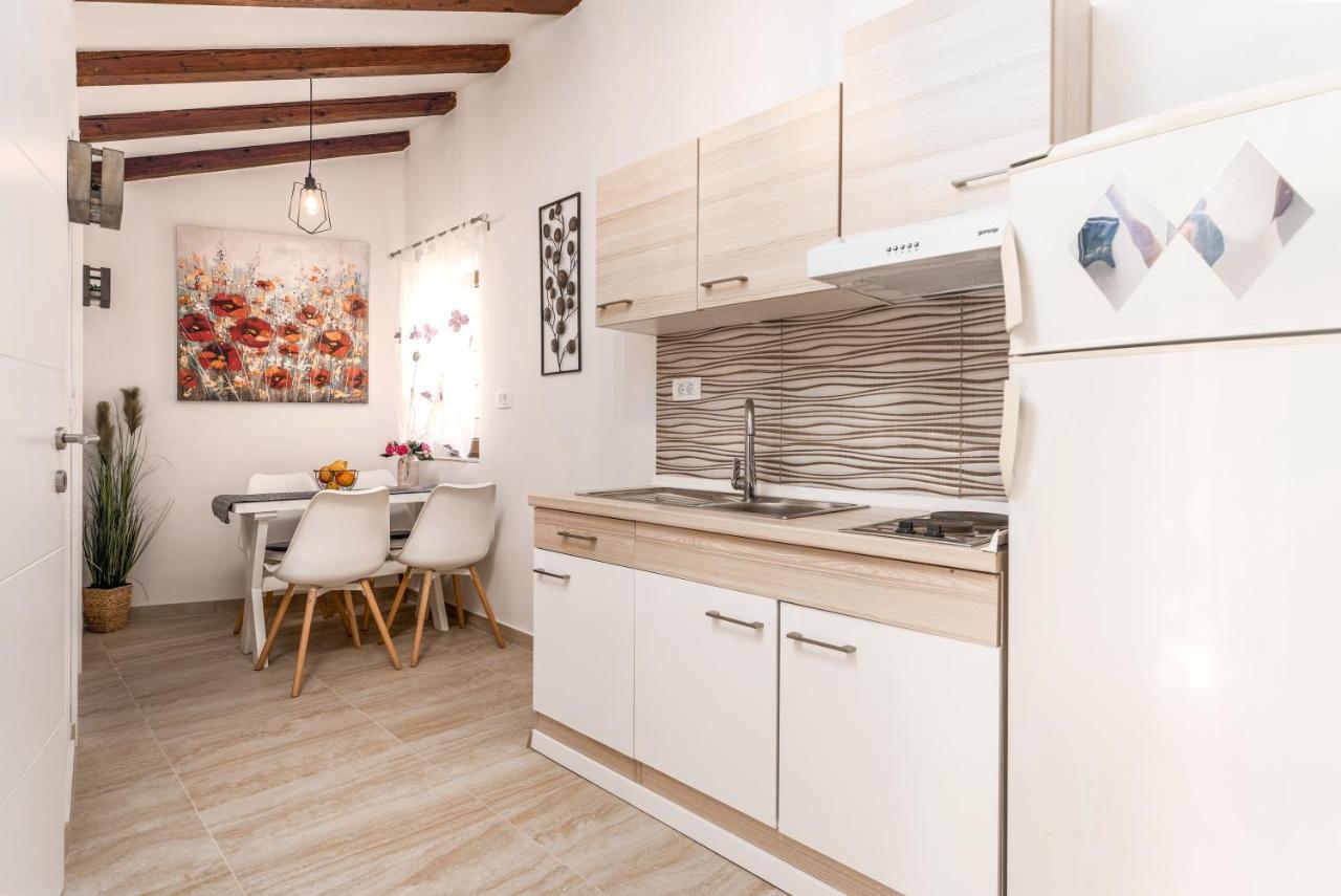 Relax In 2 Bedroom App In Old Town W/Ac And Wifi Rovinj Zewnętrze zdjęcie