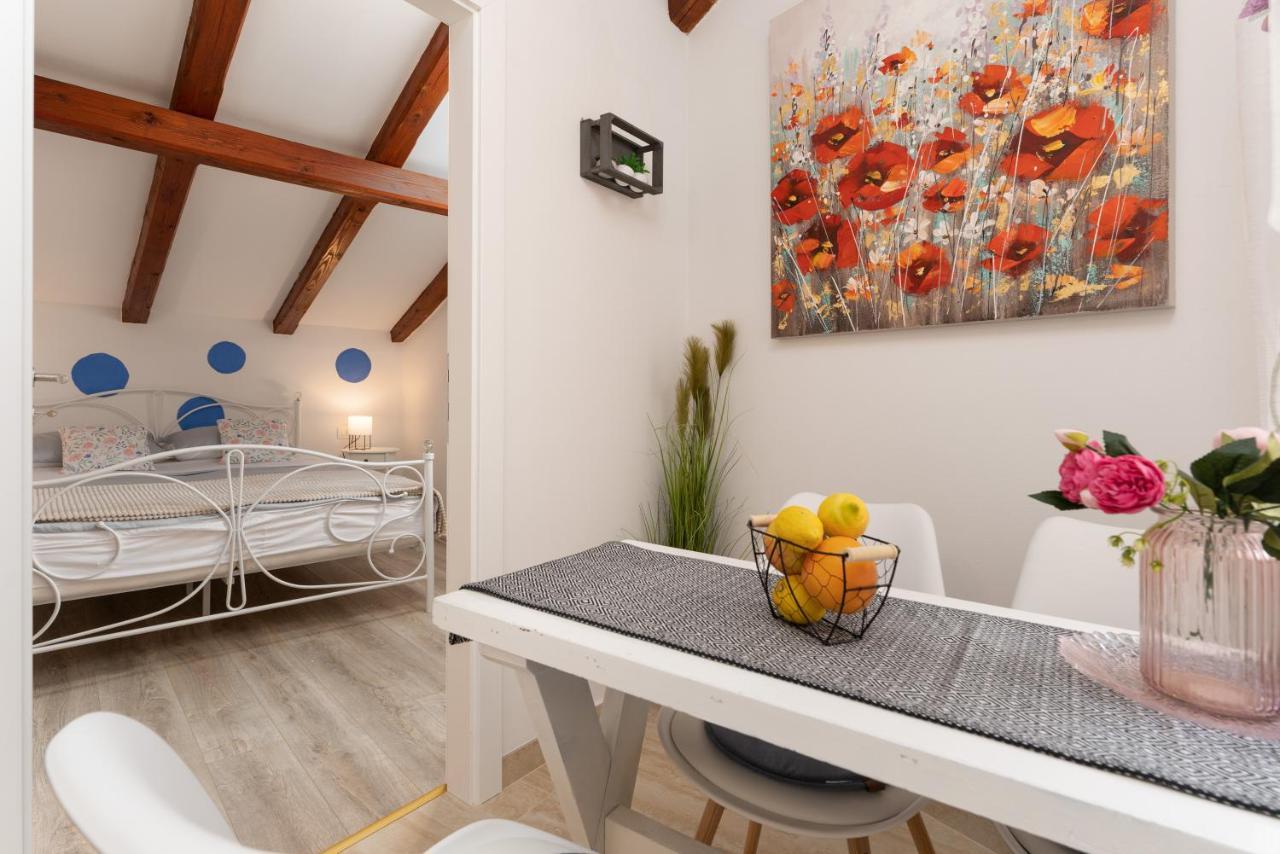 Relax In 2 Bedroom App In Old Town W/Ac And Wifi Rovinj Zewnętrze zdjęcie