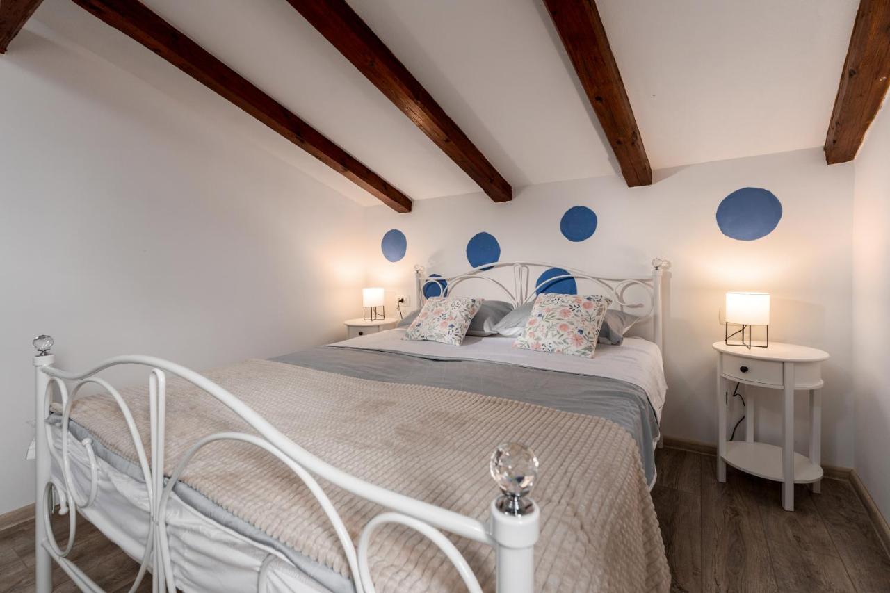 Relax In 2 Bedroom App In Old Town W/Ac And Wifi Rovinj Zewnętrze zdjęcie