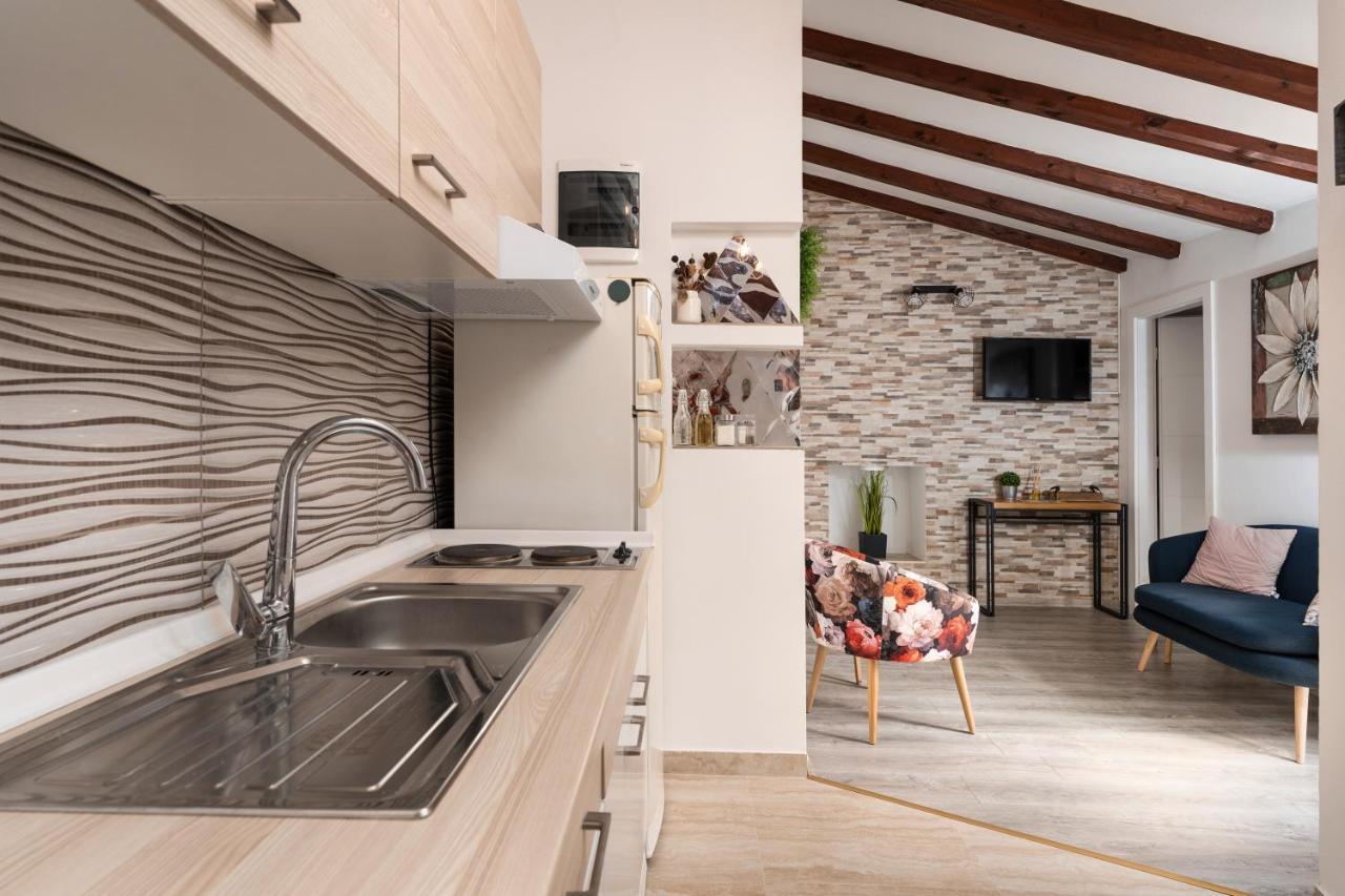 Relax In 2 Bedroom App In Old Town W/Ac And Wifi Rovinj Zewnętrze zdjęcie