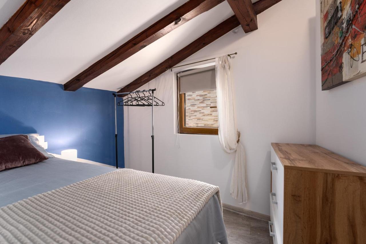 Relax In 2 Bedroom App In Old Town W/Ac And Wifi Rovinj Zewnętrze zdjęcie
