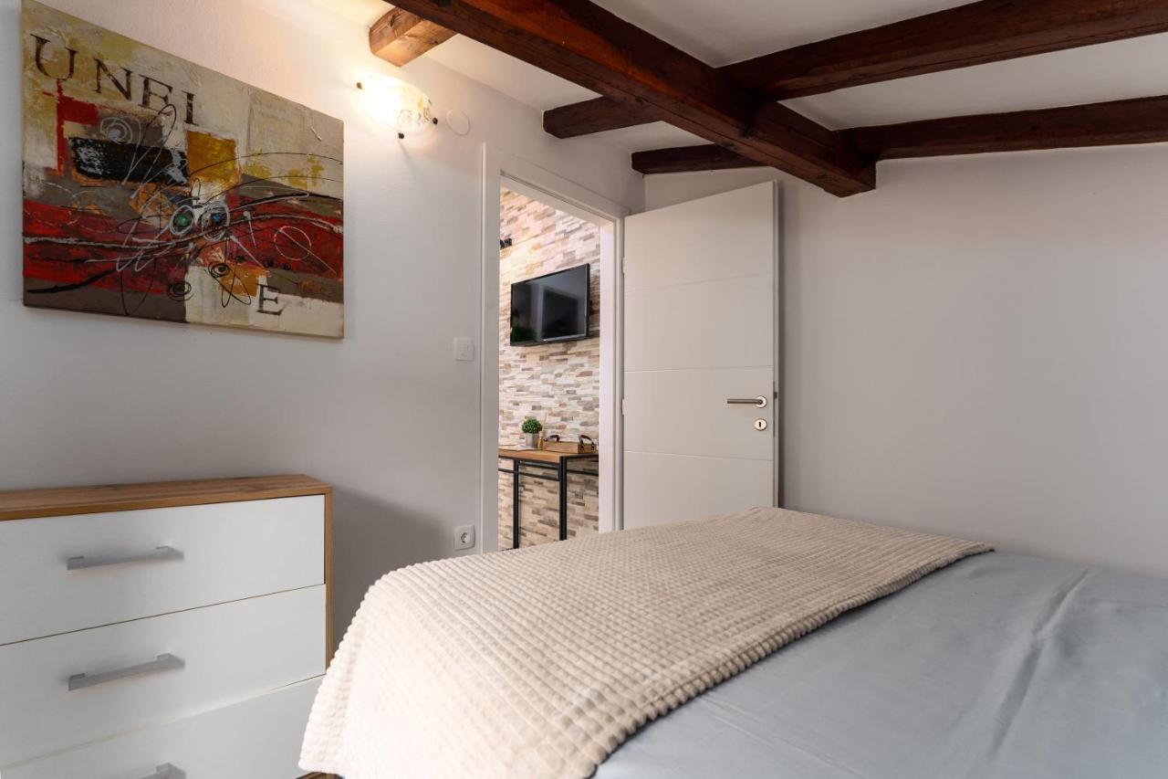 Relax In 2 Bedroom App In Old Town W/Ac And Wifi Rovinj Zewnętrze zdjęcie